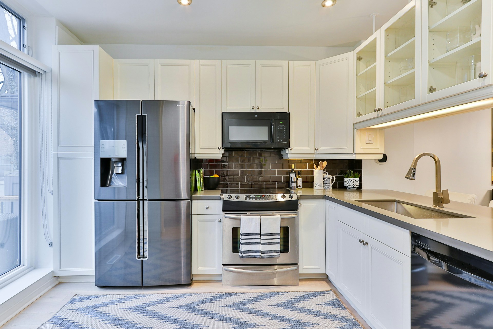 How to move a fridge freezer without damage