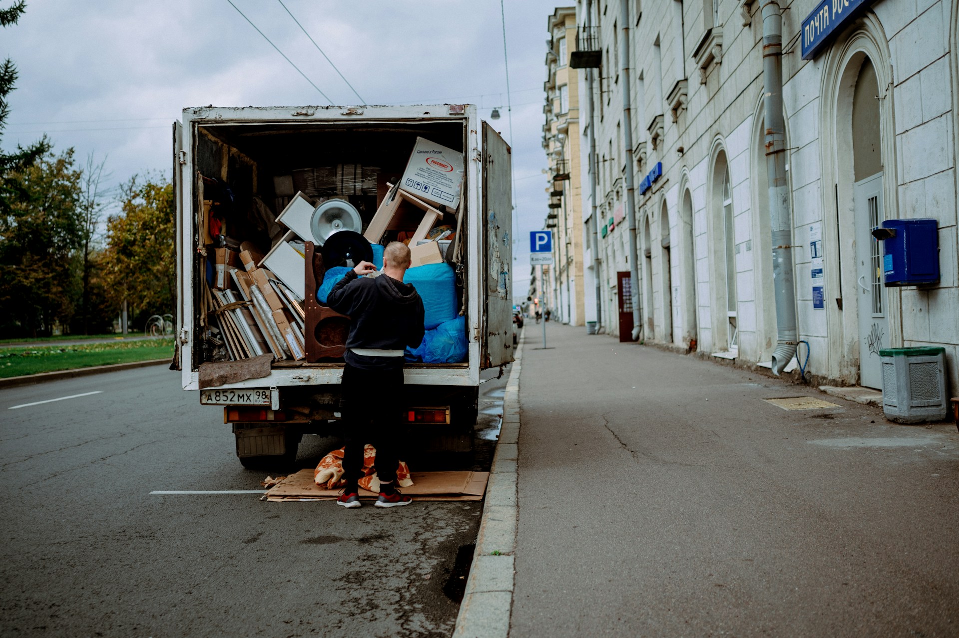Calm, unhurried moving day support for older movers