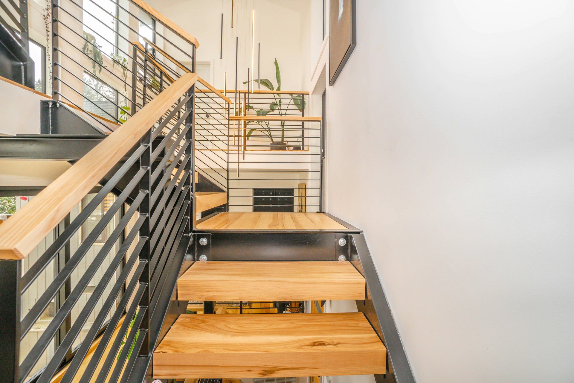 Moving out of a flat with narrow stairs or no lift