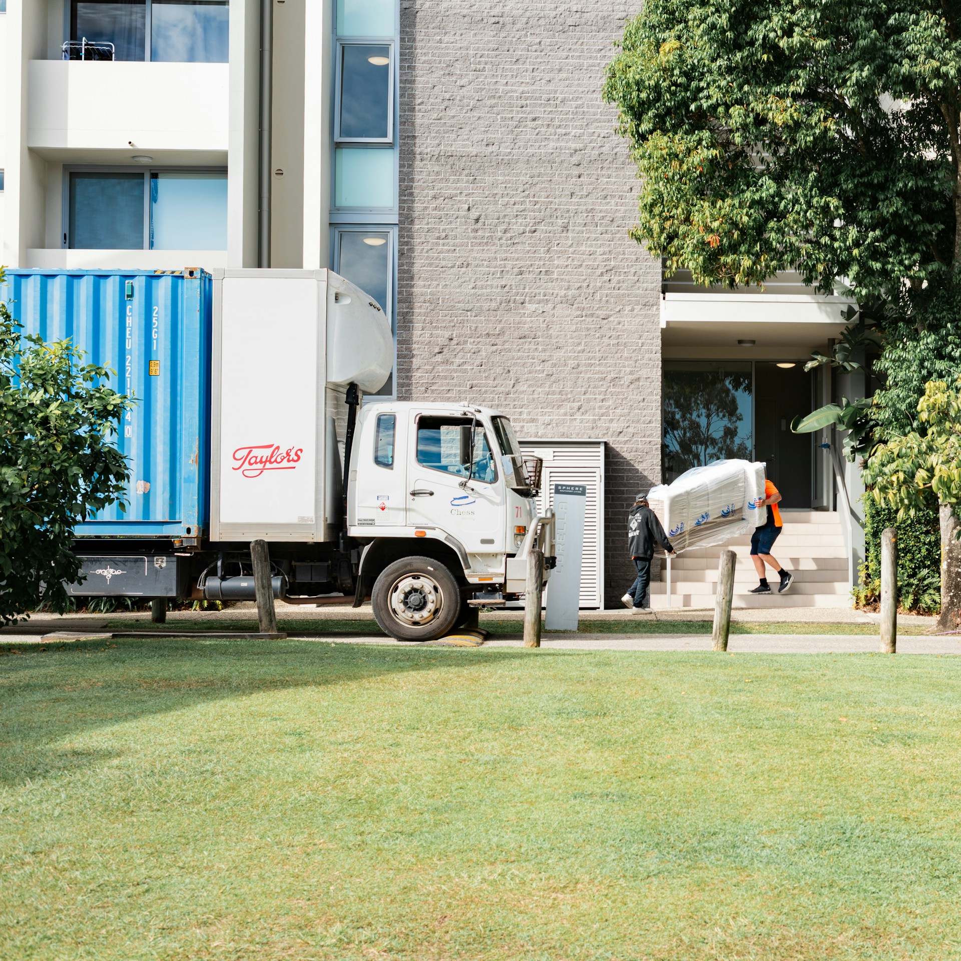 Evening and weekend removals booking notice